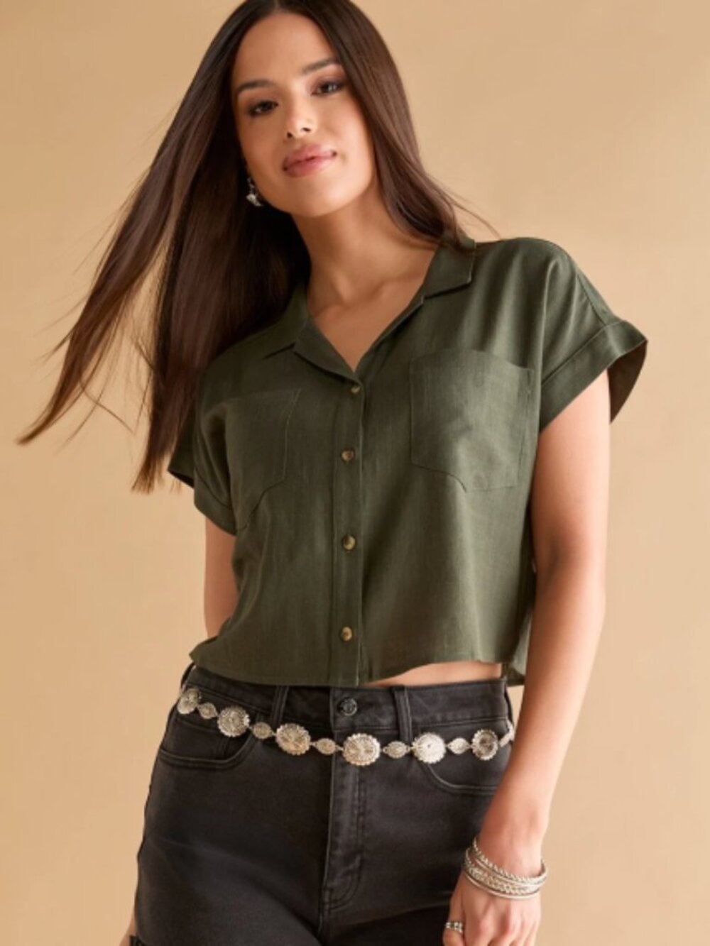 ## ✨ Francesca's Olive Army Green Cropped Camp Shirt ✨